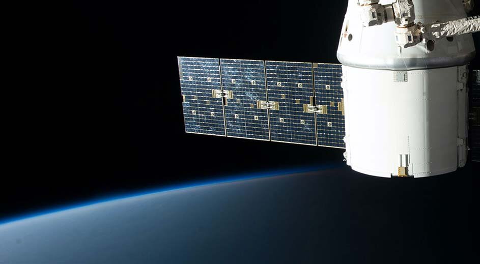 https://www.pexels.com/de-de/foto/dunkel-fokus-horizont-nahansicht-23779/ Luft- und Raumfahrt; SpaceX in der Erdumlaufbahn